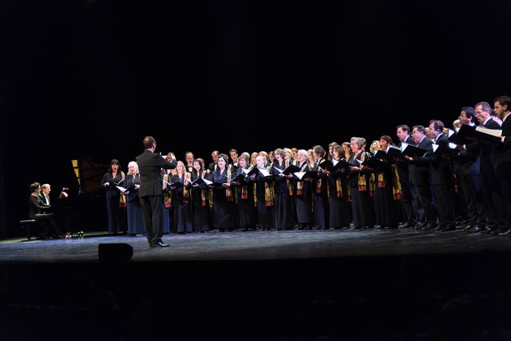 © Wiener Philharmoniker / Benefizkonzert - am Klavier mit dem Wiener SIngverein